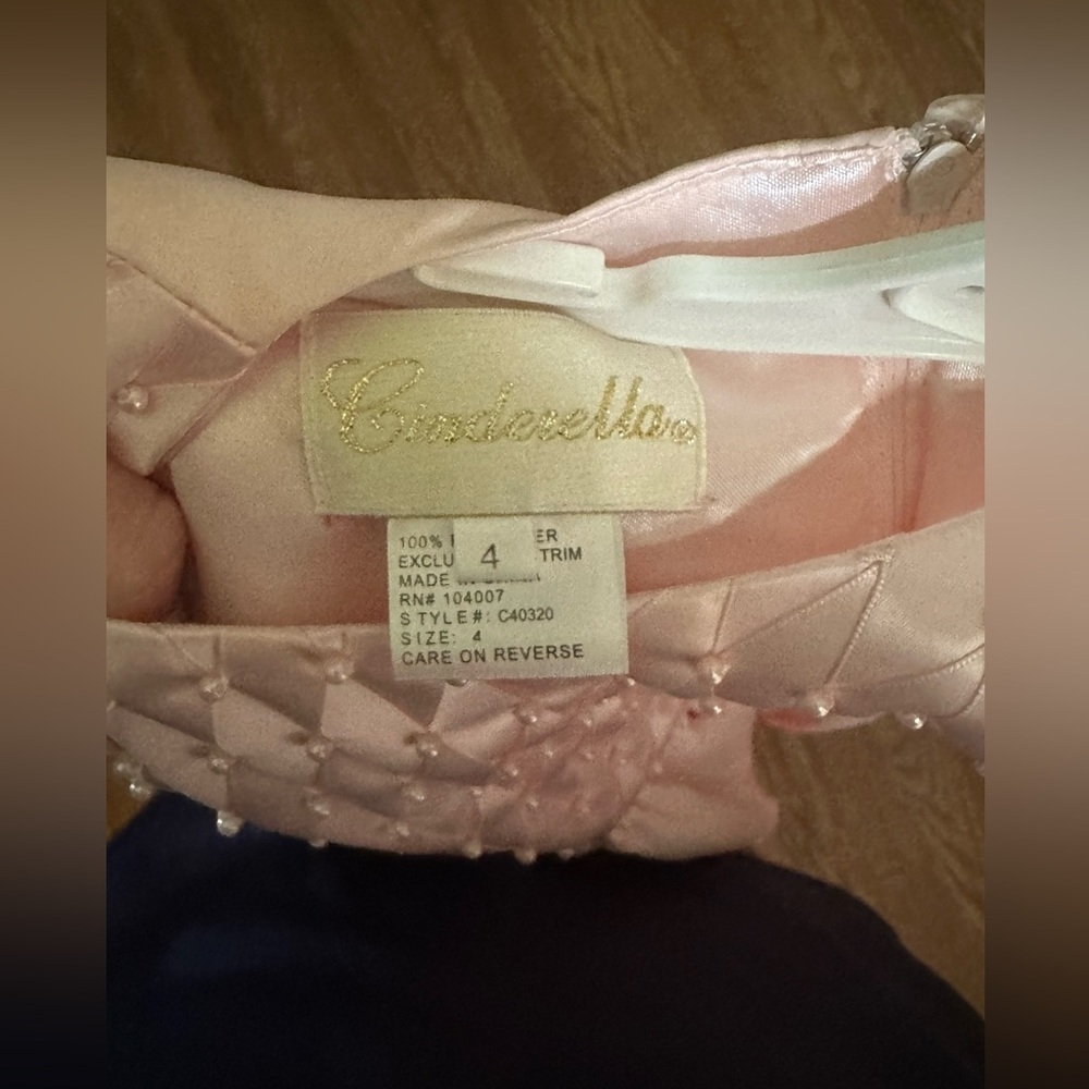 super cute dress only worn once !